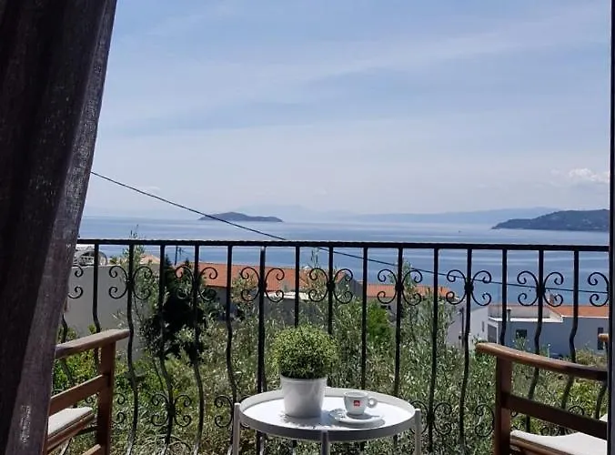 Greekowl Apartmán *